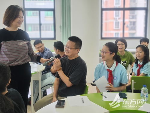 家校攜手，共育未來 記盧灣中學(xué)“繪家史·親子溝通”家庭教育開放日活動